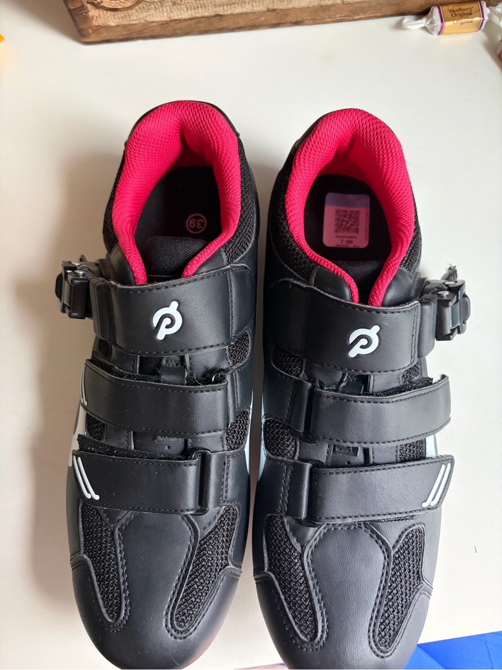 Peloton shoe, size 39 (women’s 8-8.5, men’s 6.5-7)